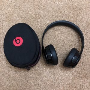 Solo beats by Dre wireless headphones